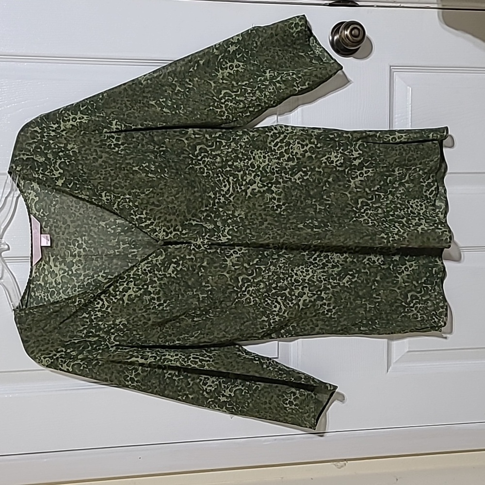 VICTORIA'S SECRET Green Sheer Animal Print Long Sleeve Night Gown‎ - Size Medium